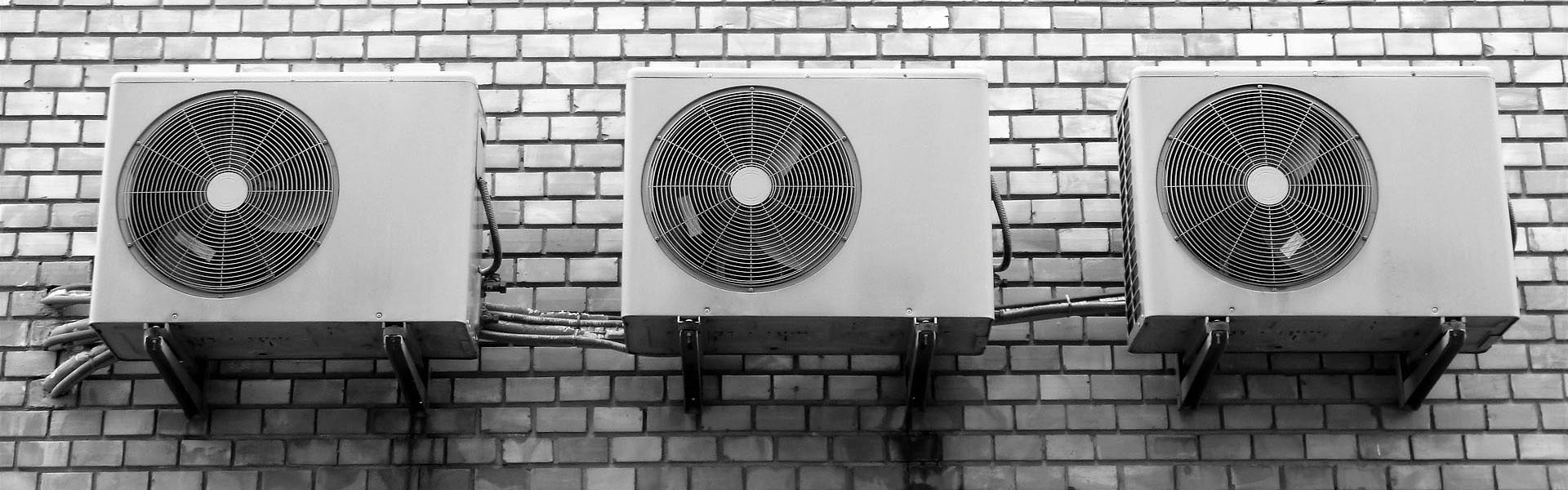 Equipos de aire acondicionado bien mantenidos